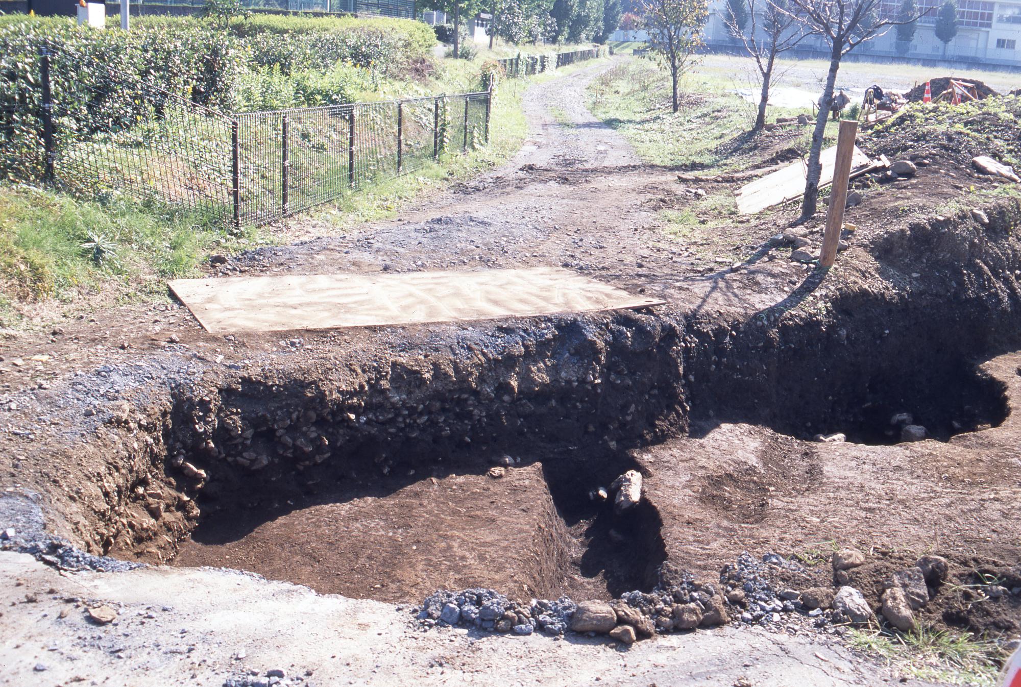 堂山下遺跡内を通る鎌倉街道