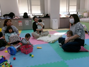 トークを楽しむ親子たち