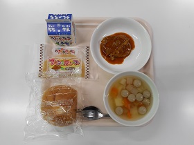 1年生初めての給食2